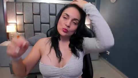 Snapshot of cata_joness chatting on September 18, 2025, 4:14 am Cata Joness My schedule 2200 - 0500 GMT -5 online show from September 18, 2025, 4:14 am