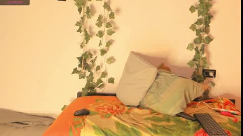 cataleya19__ online show from September 22, 2025, 12:07 pm