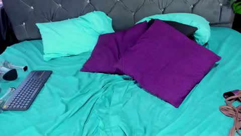 Cata Prins  online show from January 16, 2025, 2:08 pm