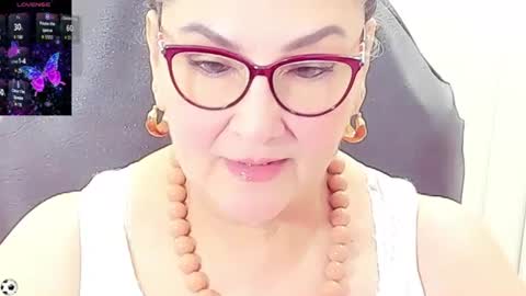 Snapshot of cataleya_mom_ chatting on July 18, 2026, 2:05 am cataleya online show from July 18, 2026, 2:05 am