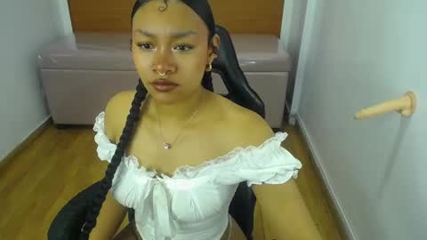 Snapshot of catalina25_t chatting on September 28, 2025, 12:43 pm catalina25_t online show from September 28, 2025, 12:43 pm