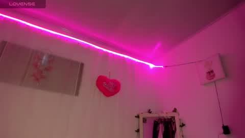 Cata y Roger online show from February 10, 2025, 6:03 pm