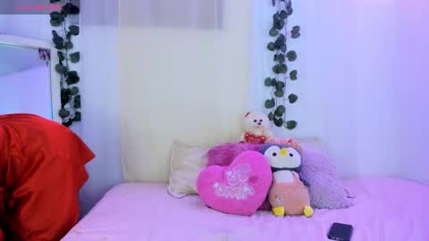 Cata y Roger online show from November 6, 2025, 9:48 pm