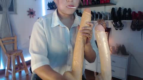 Catalina bruce2 online show from January 18, 2025, 4:37 am