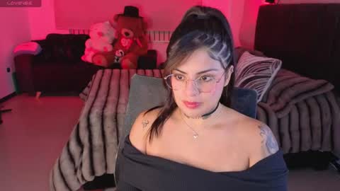 Snapshot of catalina_mart chatting on June 16, 2026, 1:19 am Catalina online show from June 16, 2026, 1:19 am