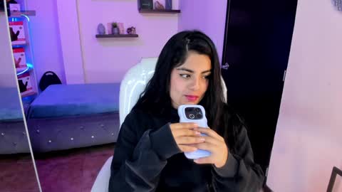 Snapshot of catalina_naughtyy chatting on December 4, 2024, 12:19 am Catalina online show from December 4, 2024, 12:19 am