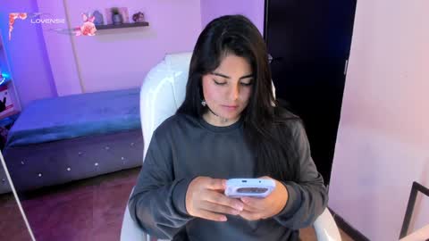 Snapshot of catalina_naughtyy chatting on December 7, 2024, 12:52 am Catalina online show from December 7, 2024, 12:52 am