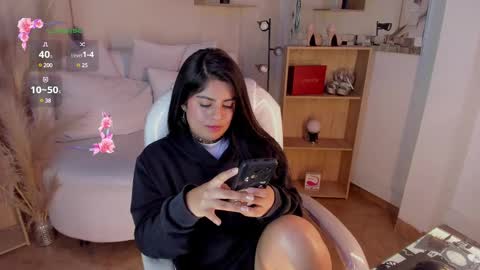 Snapshot of catalina_naughtyy chatting on January 7, 2025, 11:03 pm Catalina online show from January 7, 2025, 11:03 pm