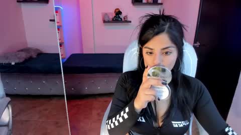 Snapshot of catalina_naughtyy chatting on February 22, 2025, 9:04 pm Catalina online show from February 22, 2025, 9:04 pm