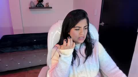 Snapshot of catalina_naughtyy chatting on February 26, 2025, 12:16 am Catalina online show from February 26, 2025, 12:16 am