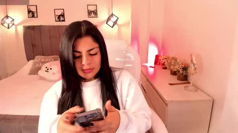 Snapshot of catalina_naughtyy chatting on September 12, 2025, 5:40 am Catalina online show from September 12, 2025, 5:40 am