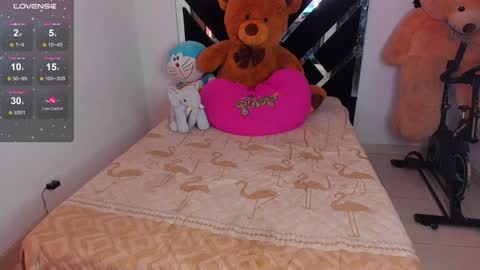 Catalina  online show from December 4, 2024, 2:20 am