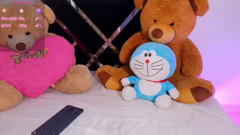 Catalina  online show from February 26, 2026, 11:37 pm