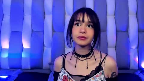 Snapshot of catarsiss_moon chatting on December 2, 2024, 12:40 pm Cat online show from December 2, 2024, 12:40 pm