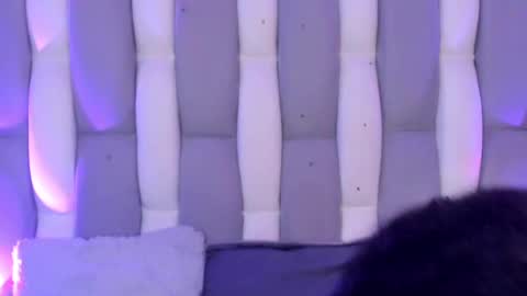 Snapshot of catarsiss_moon chatting on December 4, 2024, 11:52 am Cat online show from December 4, 2024, 11:52 am