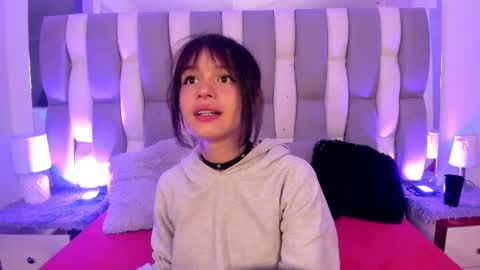 Snapshot of catarsiss_moon chatting on December 6, 2024, 11:54 am Cat online show from December 6, 2024, 11:54 am