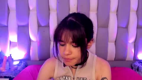 Snapshot of catarsiss_moon chatting on December 6, 2024, 6:06 pm Cat online show from December 6, 2024, 6:06 pm