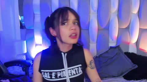 Snapshot of catarsiss_moon chatting on December 15, 2024, 9:20 pm Cat online show from December 15, 2024, 9:20 pm