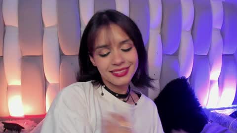 Snapshot of catarsiss_moon chatting on December 20, 2024, 8:12 pm Cat online show from December 20, 2024, 8:12 pm