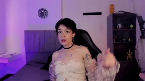 Snapshot of catarsiss_moon chatting on January 23, 2025, 9:07 pm Cat online show from January 23, 2025, 9:07 pm