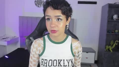 Snapshot of catarsiss_moon chatting on February 25, 2025, 8:09 pm Cat online show from February 25, 2025, 8:09 pm