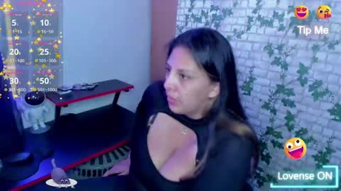  Mia   online show from October 30, 2025, 12:01 am