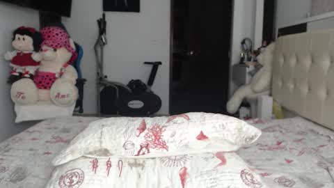 katerine online show from January 15, 2026, 3:22 am