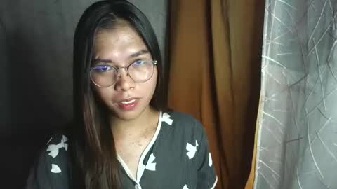 Snapshot of catherine_365 chatting on September 19, 2025, 2:02 am catherine_365 online show from September 19, 2025, 2:02 am