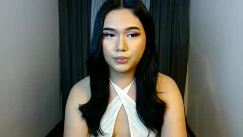 Snapshot of catherine_louise chatting on April 17, 2026, 12:08 pm cath online show from April 17, 2026, 12:08 pm