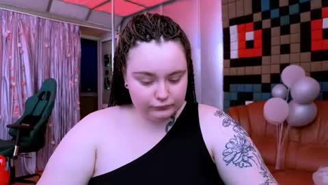 Snapshot of catherineclaire chatting on June 17, 2026, 5:25 pm catherineclaire online show from June 17, 2026, 5:25 pm