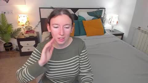 Catrin online show from October 2, 2025, 7:37 am