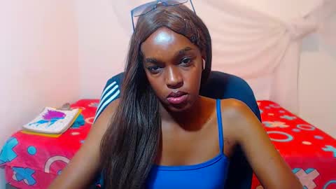 cathi_nahomi online show from October 21, 2025, 7:47 pm