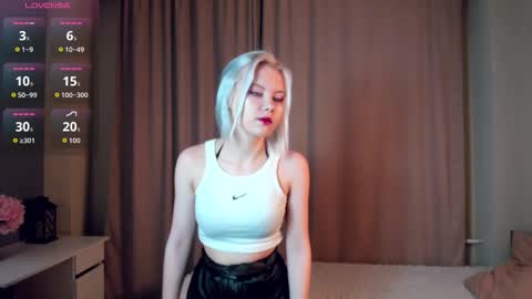 Mia online show from March 14, 2026, 11:04 am