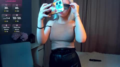 Mia online show from March 21, 2026, 11:04 am