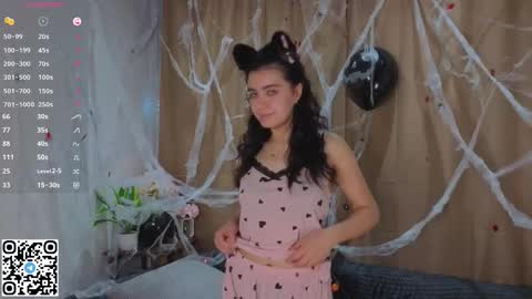 Monica online show from November 2, 2025, 6:27 am