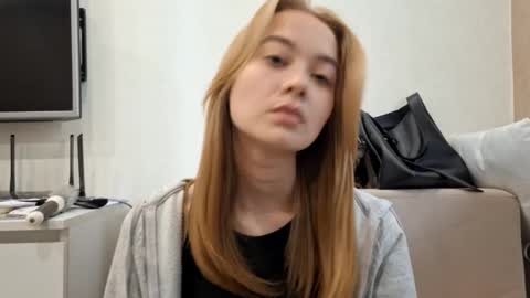 Alisa online show from November 5, 2025, 9:20 am