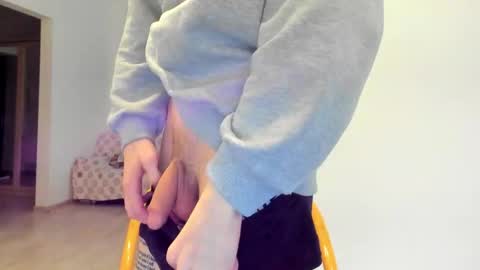 Snapshot of caties_cutes2 chatting on October 15, 2025, 10:48 am Tobi Den online show from October 15, 2025, 10:48 am