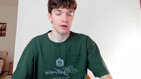 Snapshot of caties_cutes2 chatting on October 20, 2025, 11:21 am Tobi Den online show from October 20, 2025, 11:21 am