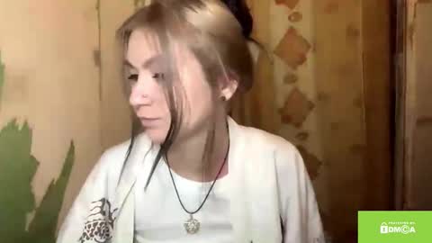 Lola online show from November 6, 2025, 9:15 pm