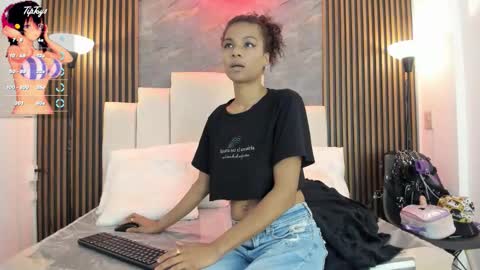 Snapshot of catiusca_reyes_03 chatting on February 19, 2026, 11:50 am catiusca_reyes_03 online show from February 19, 2026, 11:50 am