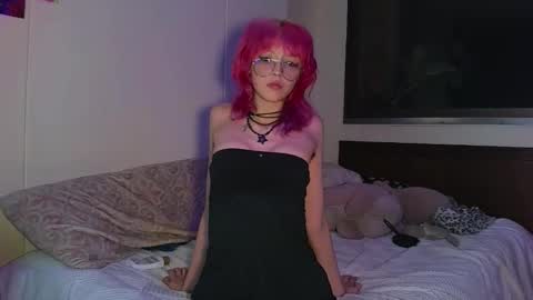 Snapshot of catkief420 chatting on November 14, 2025, 2:32 am Cat online show from November 14, 2025, 2:32 am