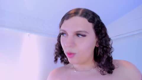 Catleya  online show from December 1, 2025, 8:03 pm