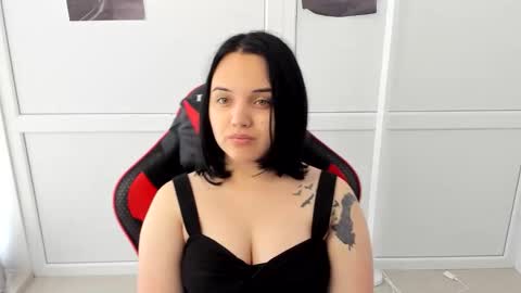 Snapshot of catrine_cute chatting on May 28, 2026, 6:32 am Catrine online show from May 28, 2026, 6:32 am