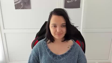 Snapshot of catrine_cute chatting on May 31, 2026, 9:05 am Catrine online show from May 31, 2026, 9:05 am