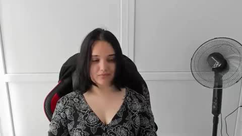 Snapshot of catrine_cute chatting on June 9, 2026, 6:47 am Catrine online show from June 9, 2026, 6:47 am