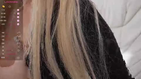 cattch_me online show from October 31, 2025, 9:10 am