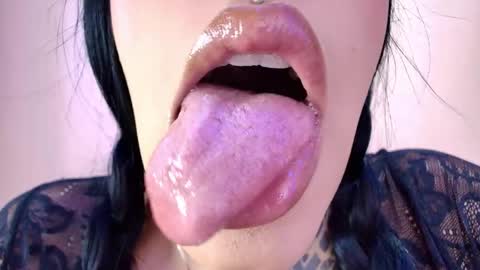 Snapshot of catte_jensen chatting on April 29, 2026, 5:55 am Cattleya online show from April 29, 2026, 5:55 am