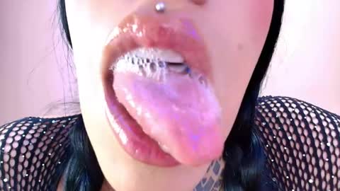 Snapshot of catte_jensen chatting on May 1, 2026, 4:06 am Cattleya online show from May 1, 2026, 4:06 am