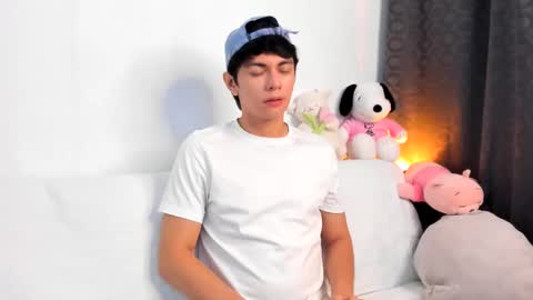 Cayden online show from November 16, 2025, 4:51 am