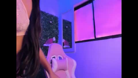 Snapshot of caylin_dolls_ chatting on November 29, 2025, 6:44 pm caylin_dolls_ online show from November 29, 2025, 6:44 pm